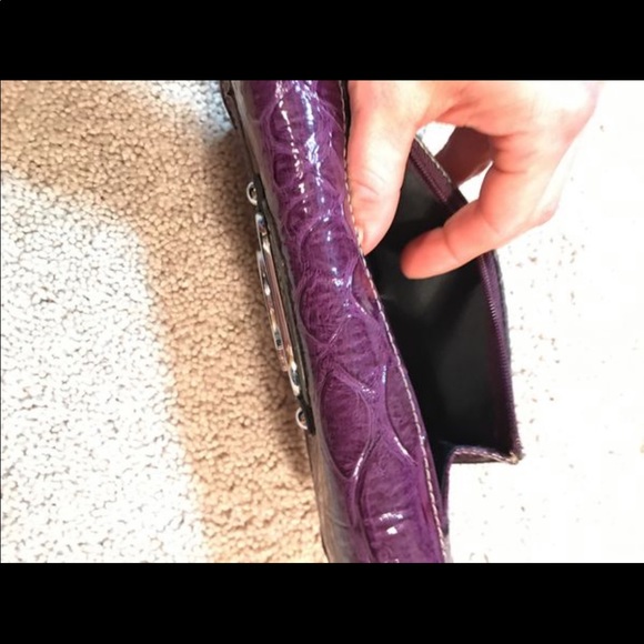 Guess Purple Patten Leather Wallet - Picture 6 of 6